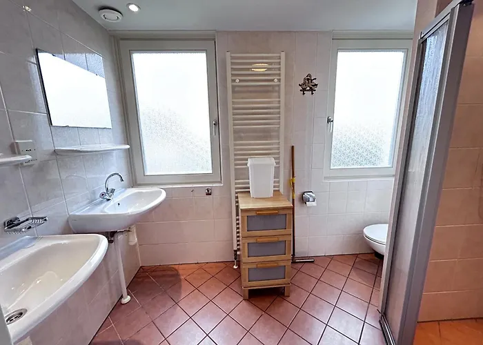 Дом отдыха Bungalowpark - Delta 128 *